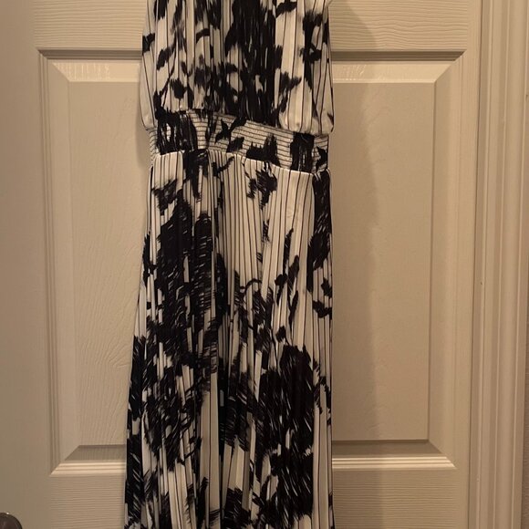 White House Black Market Sleeveless Halter Pleated Midi Dress - Picture 5 of 6